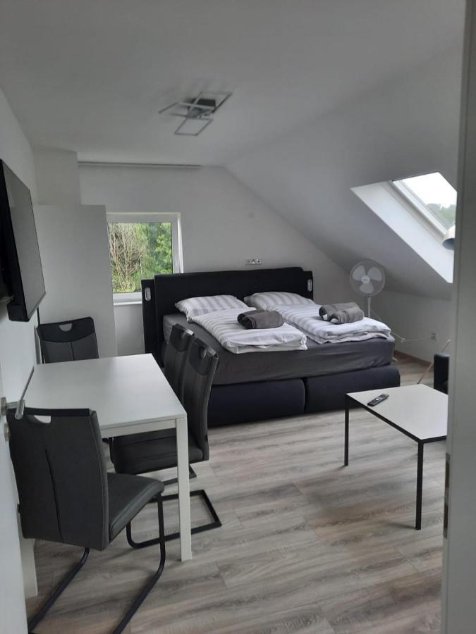 Ferienwohnung Apartment - Free Parking - Wifi - Kitchen Essen Esterno foto